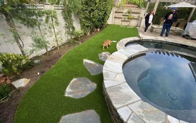 Pool & patio turf installation by HaloTurf, photo 1